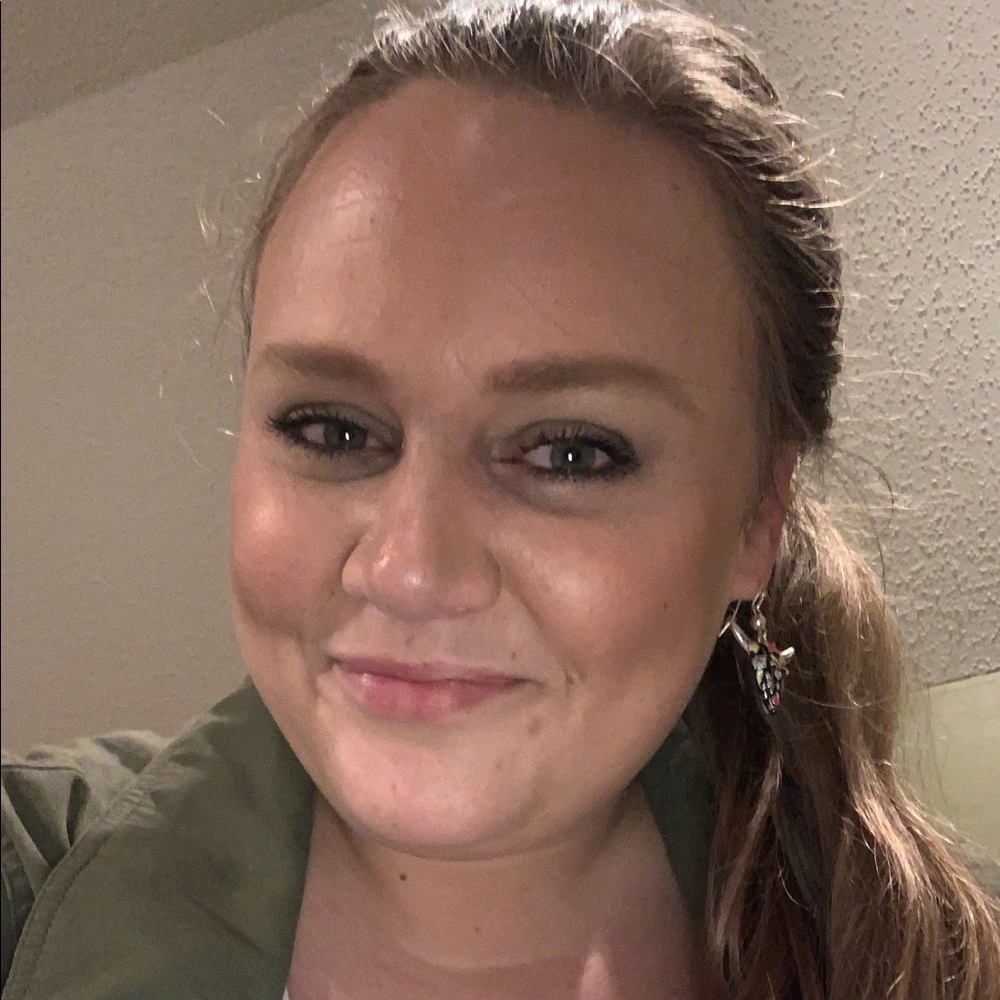 Meet your Posher, Amber